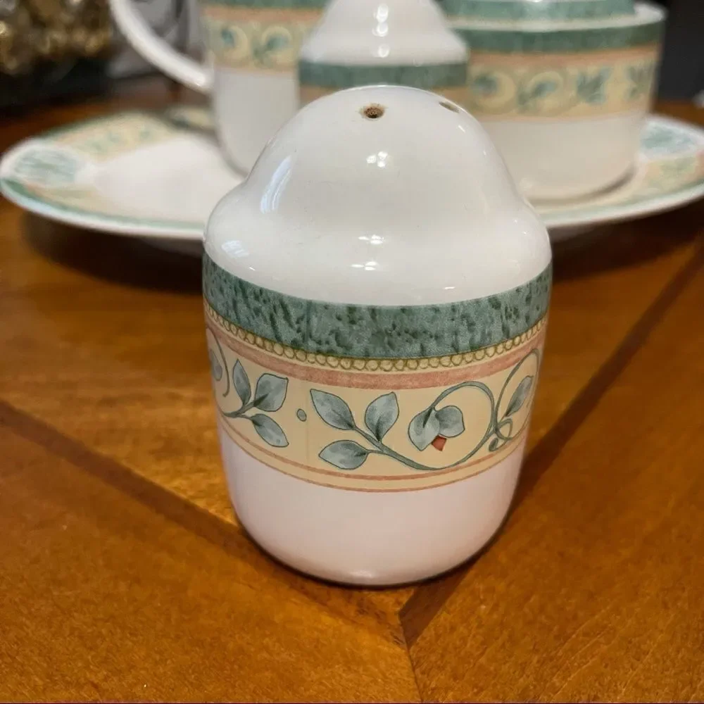 Pfaltzgraff Creamer, Sugar, Salt & Pepper 6pc Set